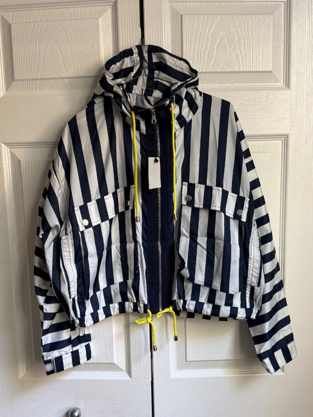Drawstring jacket - Picture 2 of 11